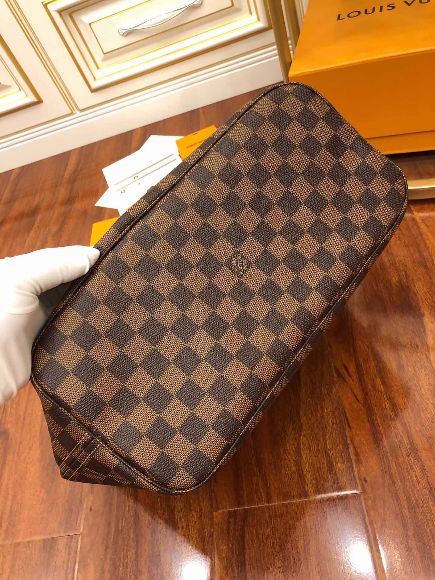 LV Shopping Bags